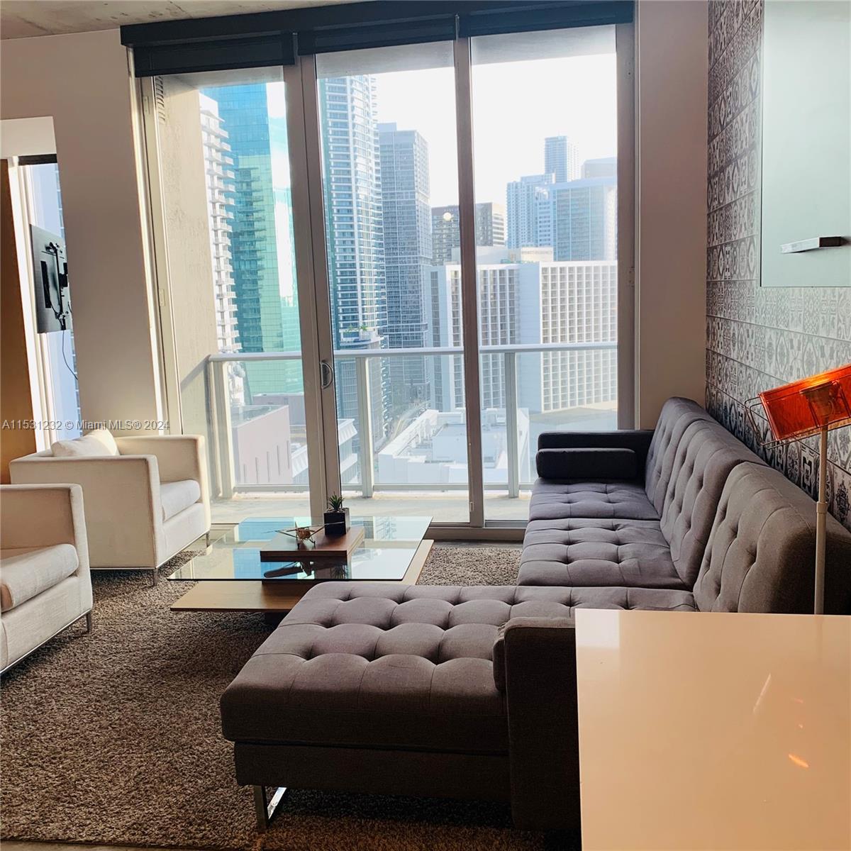 151 SE 1st St 2009, Miami, Florida 33131, 1 Bedroom Bedrooms, ,1 BathroomBathrooms,Residentiallease,For Rent,151 SE 1st St 2009,A11531232