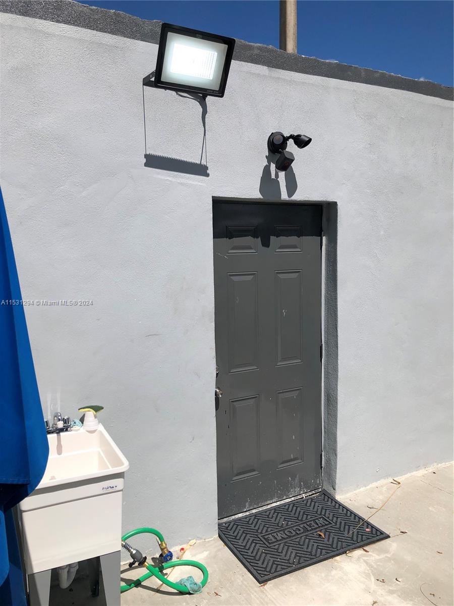 5337 Pembroke Rd, Hollywood, Florida 33021, ,Residentialincome,For Sale,5337 Pembroke Rd,A11531294