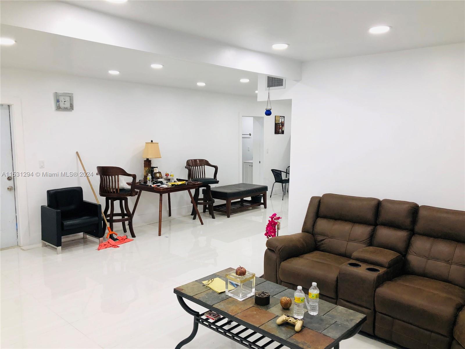 5337 Pembroke Rd, Hollywood, Florida 33021, ,Residentialincome,For Sale,5337 Pembroke Rd,A11531294