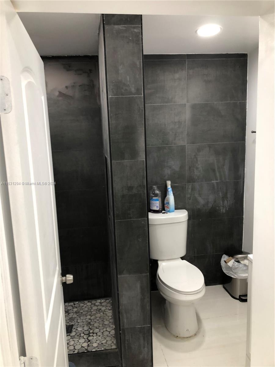 5337 Pembroke Rd, Hollywood, Florida 33021, ,Residentialincome,For Sale,5337 Pembroke Rd,A11531294