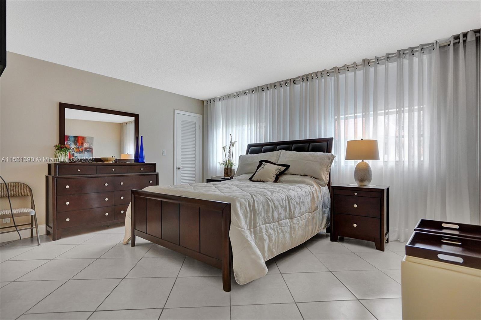 3113 S Ocean Dr 404, Hallandale Beach, Florida 33009, 1 Bedroom Bedrooms, ,1 BathroomBathrooms,Residentiallease,For Rent,3113 S Ocean Dr 404,A11531390