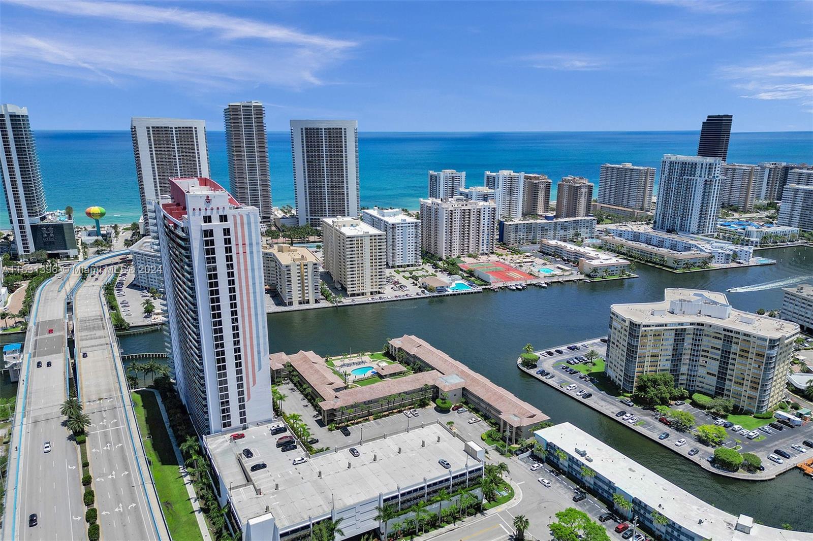 2600 Diana Dr 320, Hallandale Beach, Florida 33009, 1 Bedroom Bedrooms, ,2 BathroomsBathrooms,Residentiallease,For Rent,2600 Diana Dr 320,A11531396