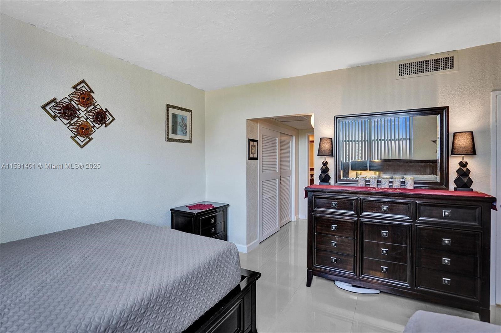 4001 S Ocean Dr 7C, Hollywood, Florida 33019, 1 Bedroom Bedrooms, ,1 BathroomBathrooms,Residentiallease,For Rent,4001 S Ocean Dr 7C,A11531401