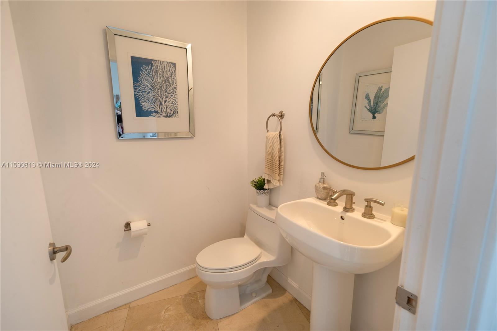 901 Brickell Key Blvd 3301, Miami, Florida 33131, 1 Bedroom Bedrooms, ,1 BathroomBathrooms,Residentiallease,For Rent,901 Brickell Key Blvd 3301,A11530813