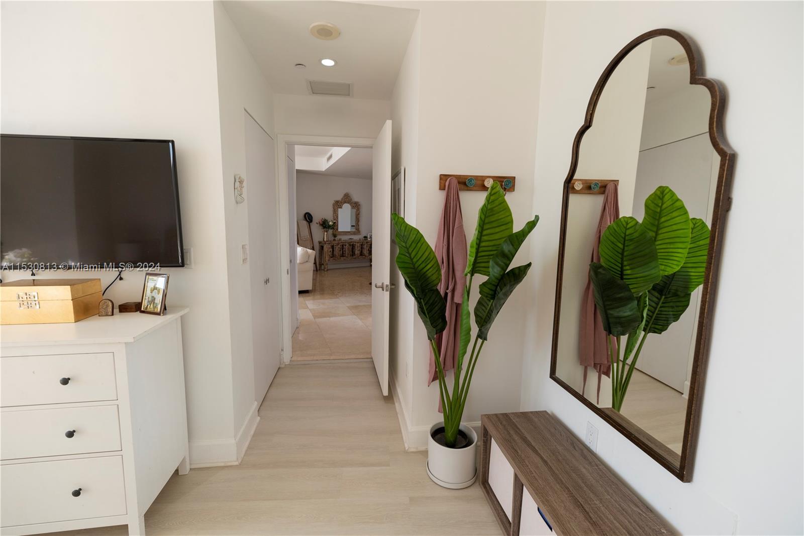901 Brickell Key Blvd 3301, Miami, Florida 33131, 1 Bedroom Bedrooms, ,1 BathroomBathrooms,Residentiallease,For Rent,901 Brickell Key Blvd 3301,A11530813