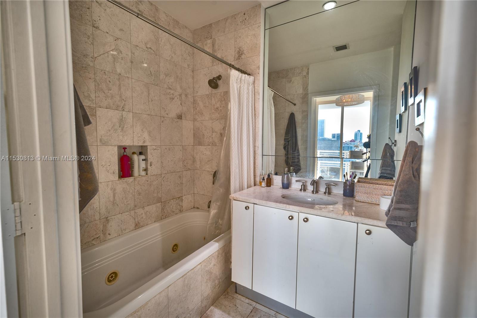 901 Brickell Key Blvd 3301, Miami, Florida 33131, 1 Bedroom Bedrooms, ,1 BathroomBathrooms,Residentiallease,For Rent,901 Brickell Key Blvd 3301,A11530813