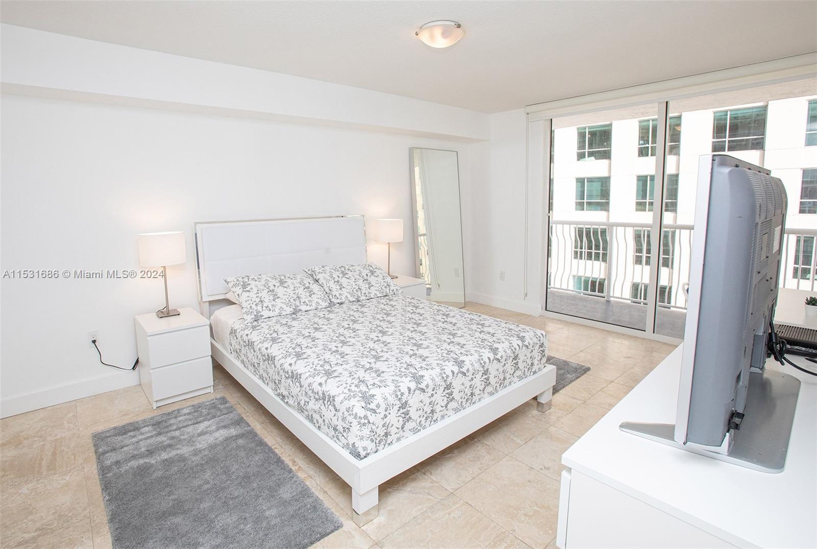 1200 Brickell Bay Dr 2704, Miami, Florida 33131, 1 Bedroom Bedrooms, ,1 BathroomBathrooms,Residentiallease,For Rent,1200 Brickell Bay Dr 2704,A11531686