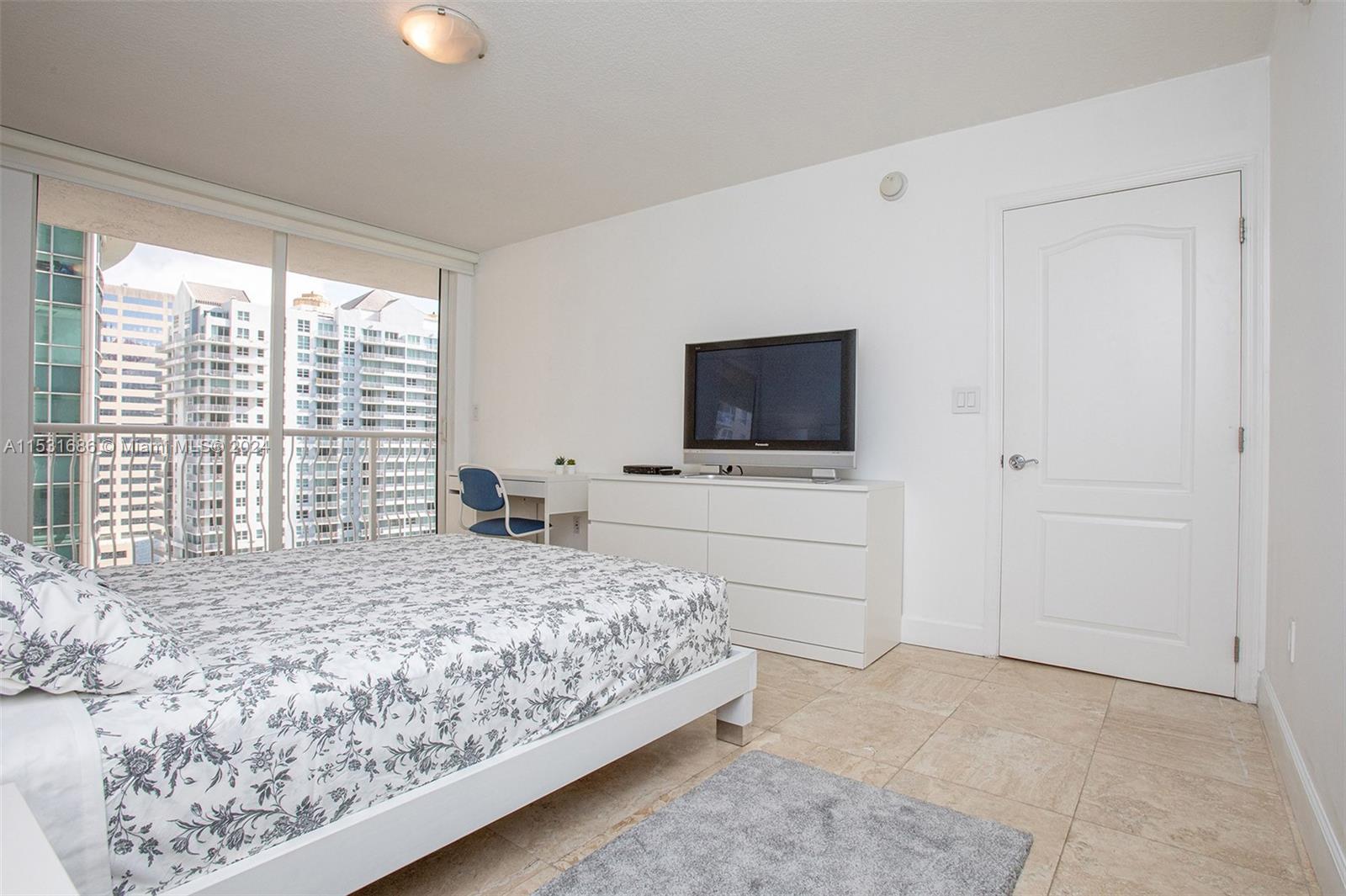 1200 Brickell Bay Dr 2704, Miami, Florida 33131, 1 Bedroom Bedrooms, ,1 BathroomBathrooms,Residentiallease,For Rent,1200 Brickell Bay Dr 2704,A11531686