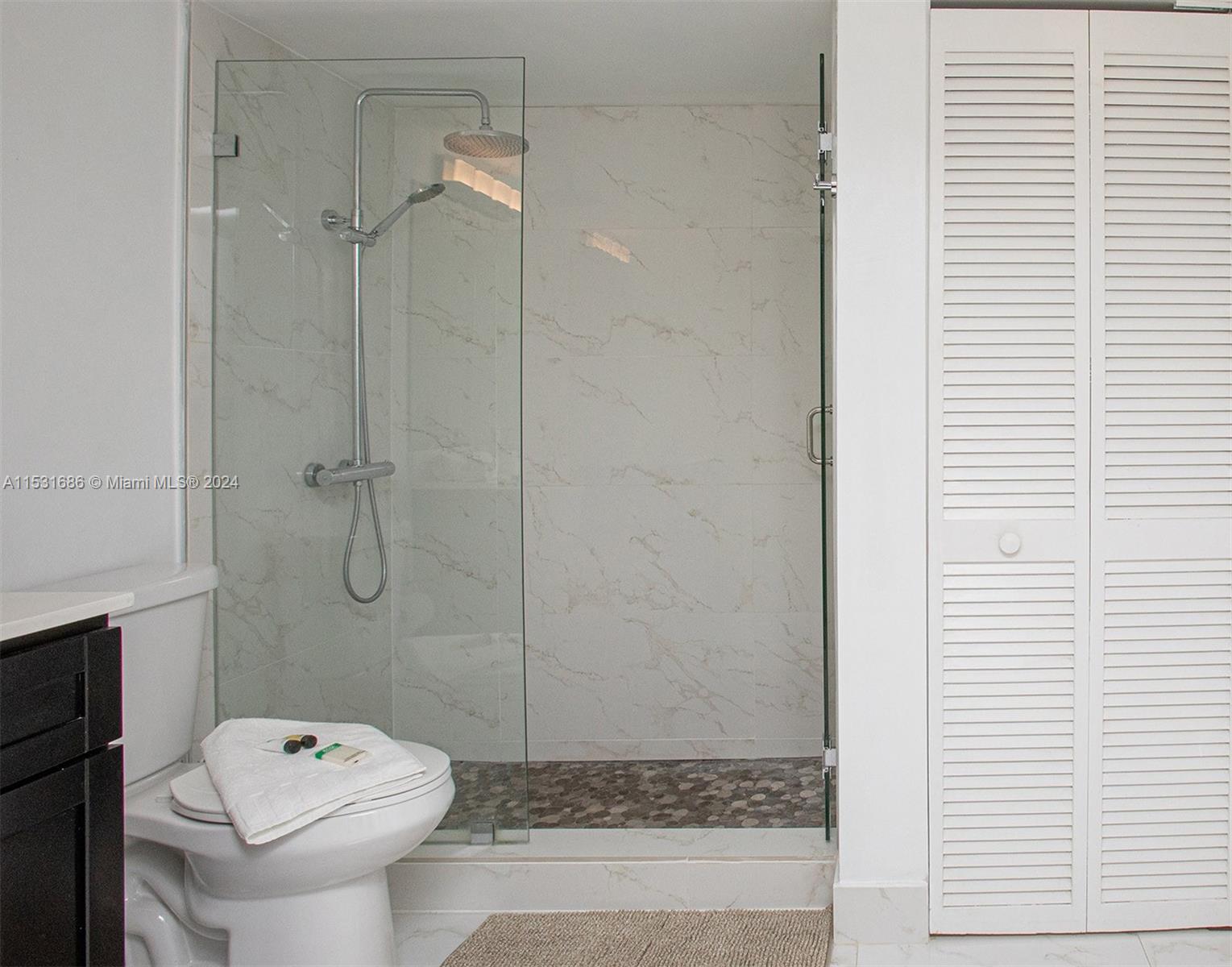 1200 Brickell Bay Dr 2704, Miami, Florida 33131, 1 Bedroom Bedrooms, ,1 BathroomBathrooms,Residentiallease,For Rent,1200 Brickell Bay Dr 2704,A11531686