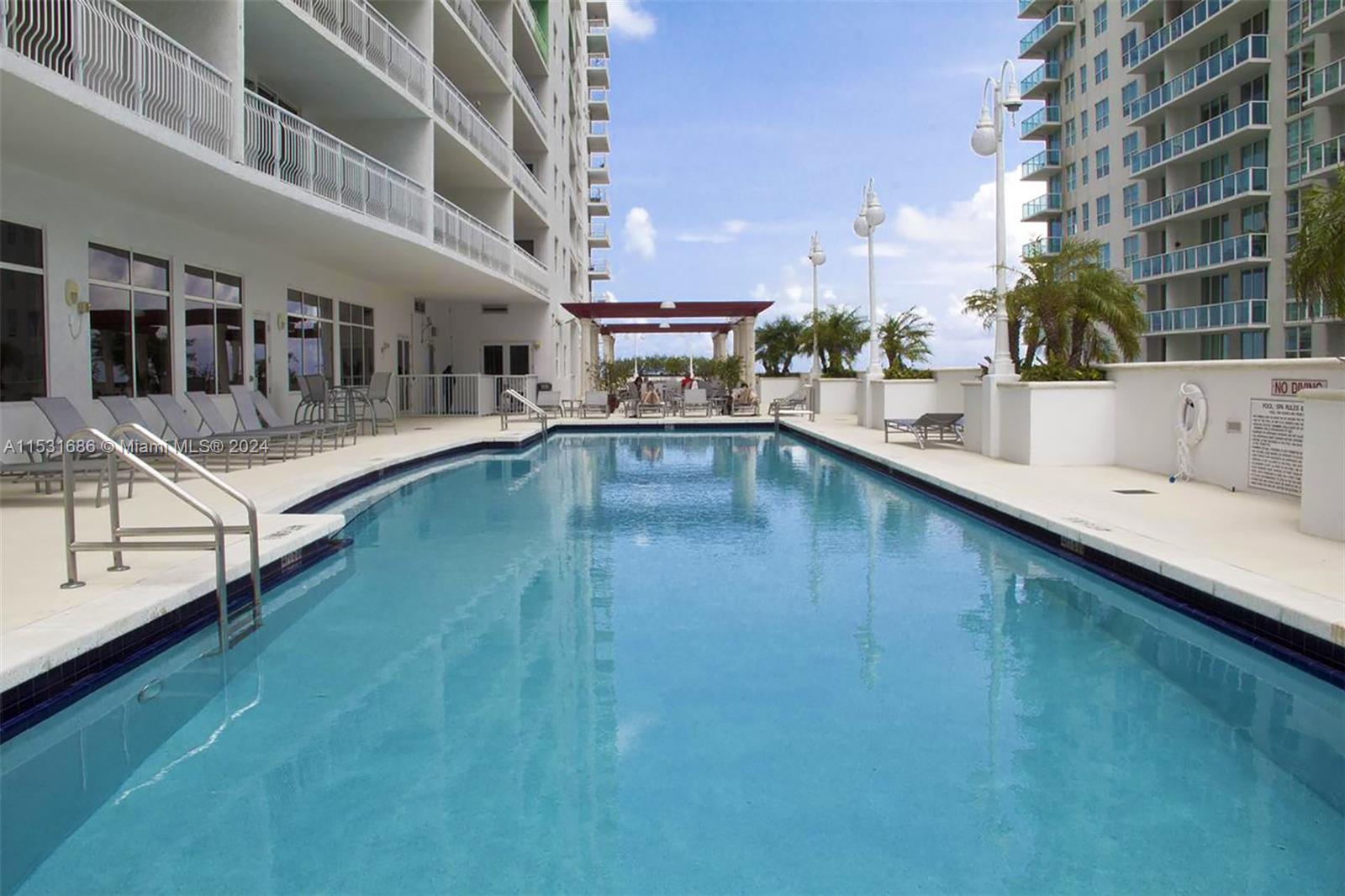 1200 Brickell Bay Dr 2704, Miami, Florida 33131, 1 Bedroom Bedrooms, ,1 BathroomBathrooms,Residentiallease,For Rent,1200 Brickell Bay Dr 2704,A11531686