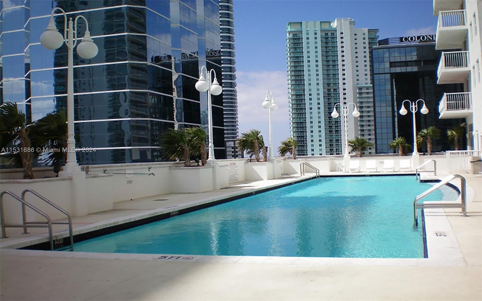 1200 Brickell Bay Dr 2704, Miami, Florida 33131, 1 Bedroom Bedrooms, ,1 BathroomBathrooms,Residentiallease,For Rent,1200 Brickell Bay Dr 2704,A11531686
