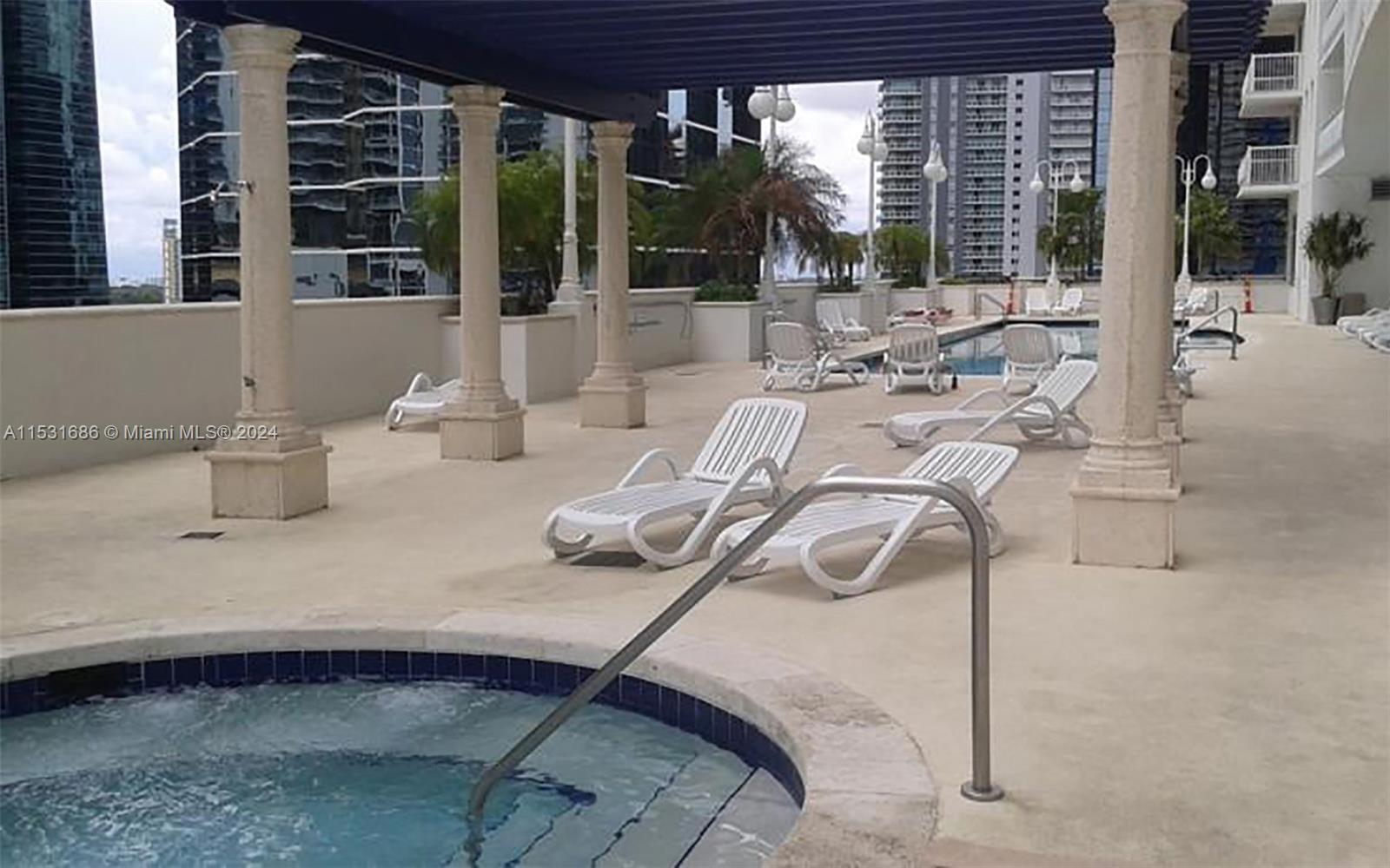 1200 Brickell Bay Dr 2704, Miami, Florida 33131, 1 Bedroom Bedrooms, ,1 BathroomBathrooms,Residentiallease,For Rent,1200 Brickell Bay Dr 2704,A11531686