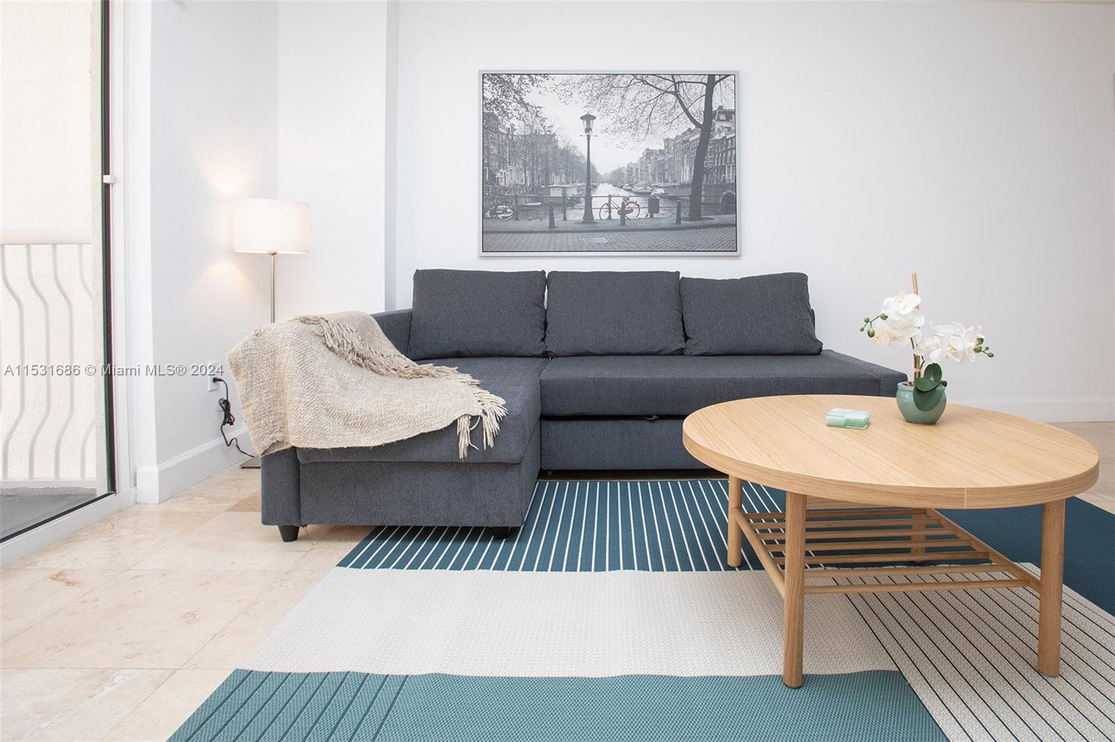 1200 Brickell Bay Dr 2704, Miami, Florida 33131, 1 Bedroom Bedrooms, ,1 BathroomBathrooms,Residentiallease,For Rent,1200 Brickell Bay Dr 2704,A11531686