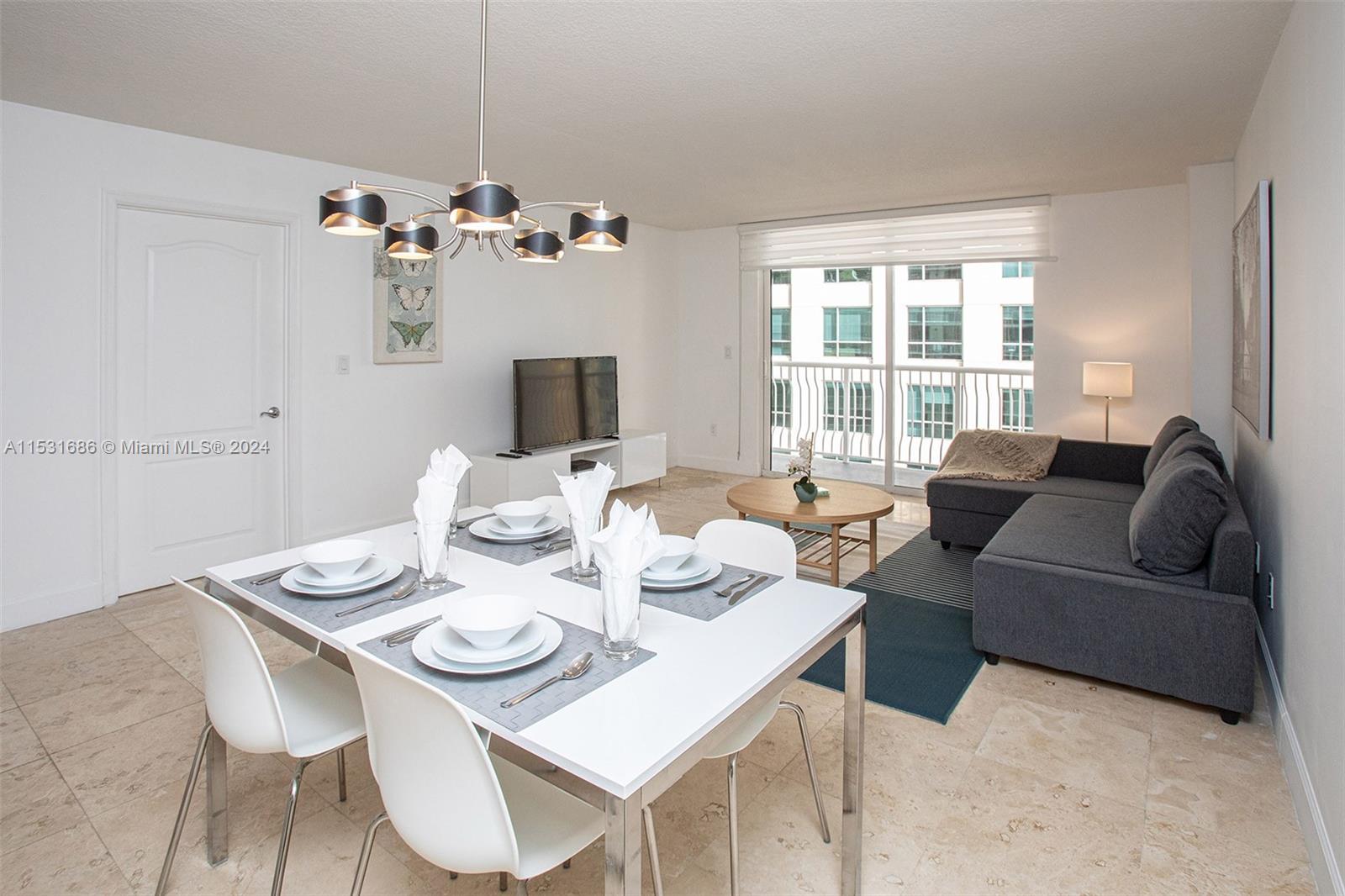 1200 Brickell Bay Dr 2704, Miami, Florida 33131, 1 Bedroom Bedrooms, ,1 BathroomBathrooms,Residentiallease,For Rent,1200 Brickell Bay Dr 2704,A11531686
