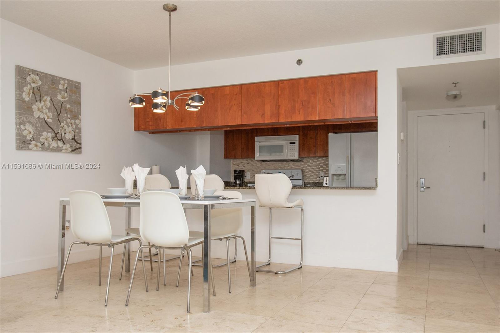 1200 Brickell Bay Dr 2704, Miami, Florida 33131, 1 Bedroom Bedrooms, ,1 BathroomBathrooms,Residentiallease,For Rent,1200 Brickell Bay Dr 2704,A11531686