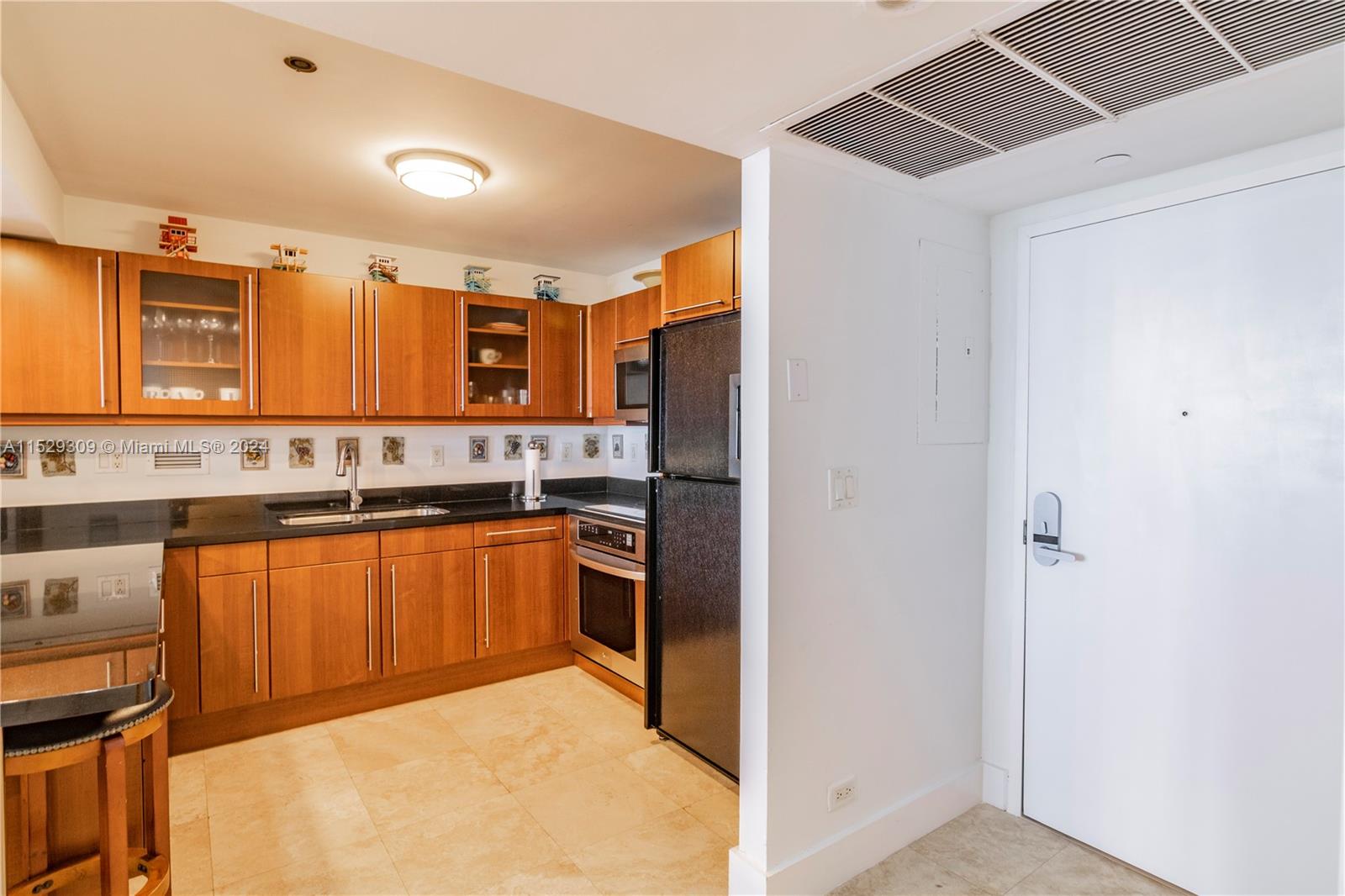 2301 Collins Ave 1425, Miami Beach, Florida 33139, 1 Bedroom Bedrooms, ,1 BathroomBathrooms,Residential,For Sale,2301 Collins Ave 1425,A11529309