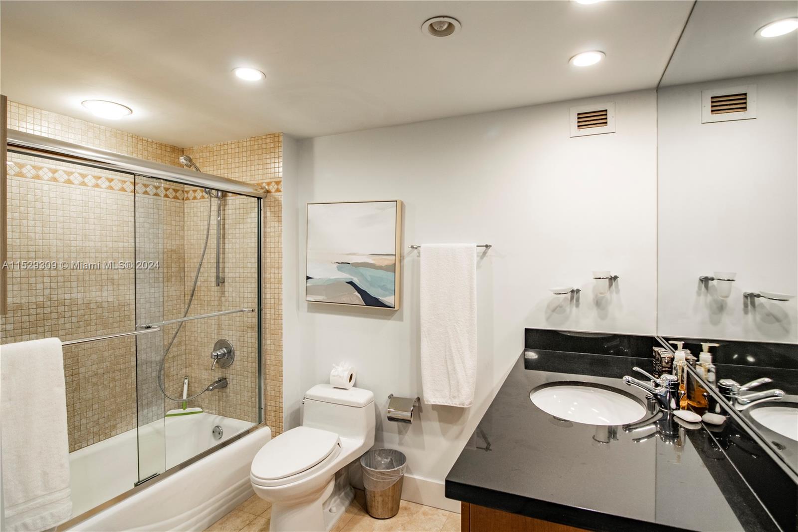 2301 Collins Ave 1425, Miami Beach, Florida 33139, 1 Bedroom Bedrooms, ,1 BathroomBathrooms,Residential,For Sale,2301 Collins Ave 1425,A11529309