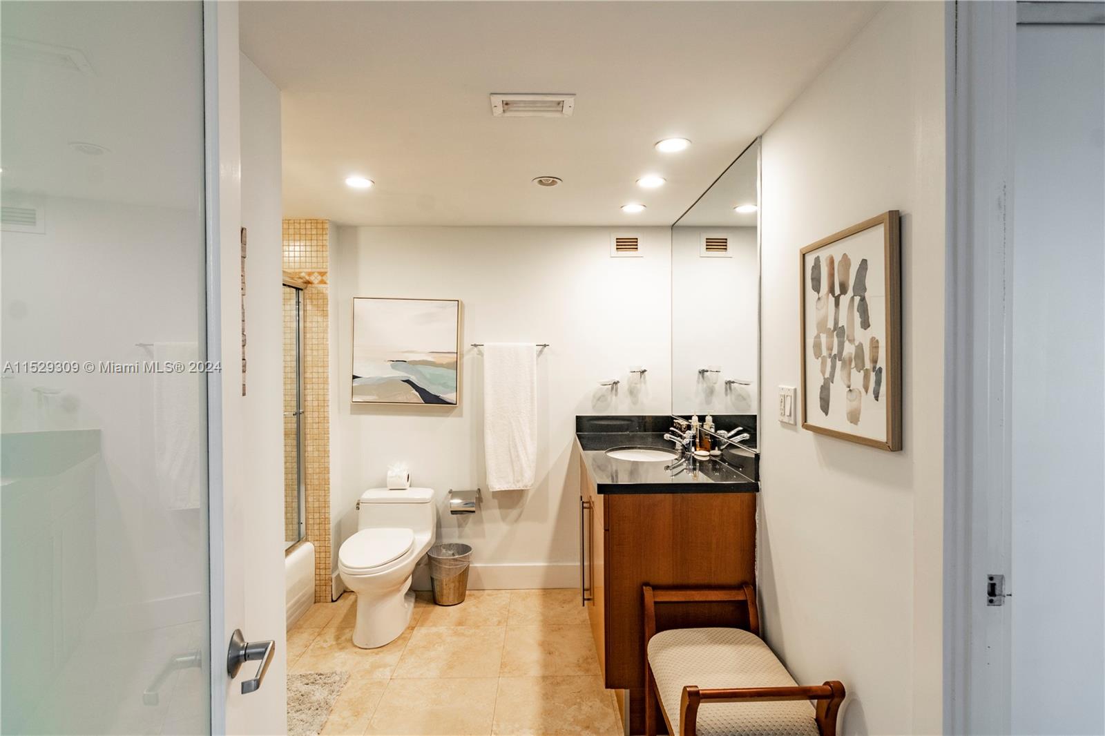 2301 Collins Ave 1425, Miami Beach, Florida 33139, 1 Bedroom Bedrooms, ,1 BathroomBathrooms,Residential,For Sale,2301 Collins Ave 1425,A11529309