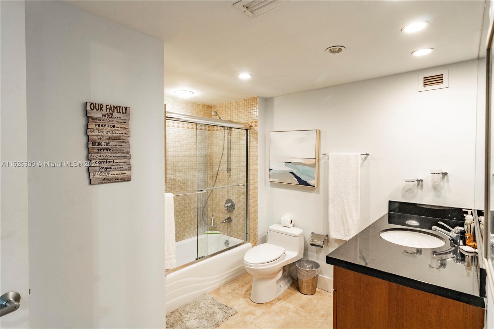 2301 Collins Ave 1425, Miami Beach, Florida 33139, 1 Bedroom Bedrooms, ,1 BathroomBathrooms,Residential,For Sale,2301 Collins Ave 1425,A11529309