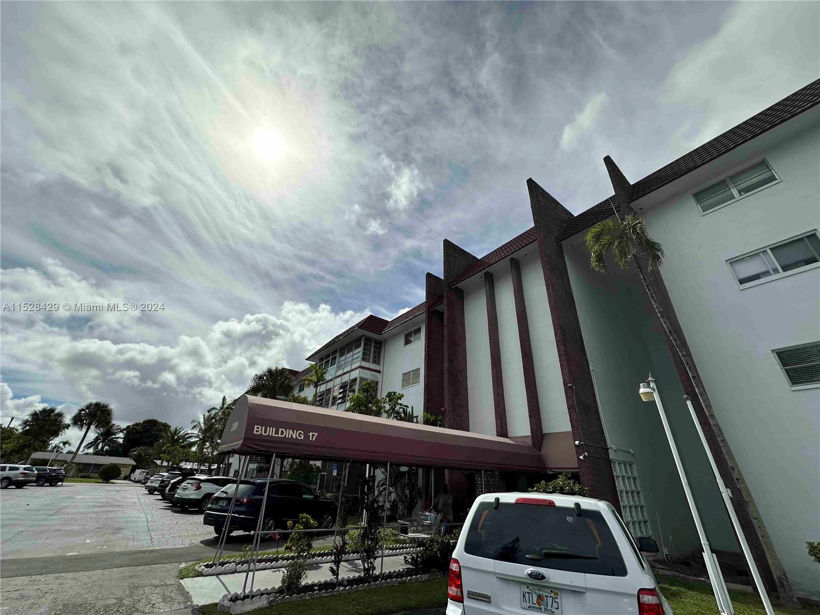 2061 NW 47th Ter 407, Lauderhill, Florida 33313, 2 Bedrooms Bedrooms, ,2 BathroomsBathrooms,Residential,For Sale,2061 NW 47th Ter 407,A11528429