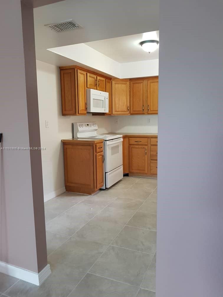 3711 NW 95th Ter 1126, Sunrise, Florida 33351, 2 Bedrooms Bedrooms, ,2 BathroomsBathrooms,Residential,For Sale,3711 NW 95th Ter 1126,A11531805