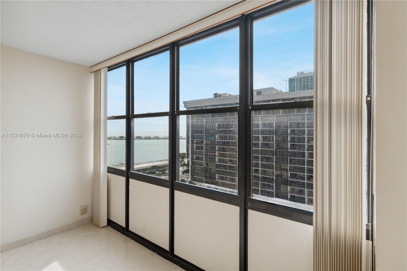 1901 Brickell Ave B1408, Miami, Florida 33129, 2 Bedrooms Bedrooms, ,2 BathroomsBathrooms,Residential,For Sale,1901 Brickell Ave B1408,A11531678