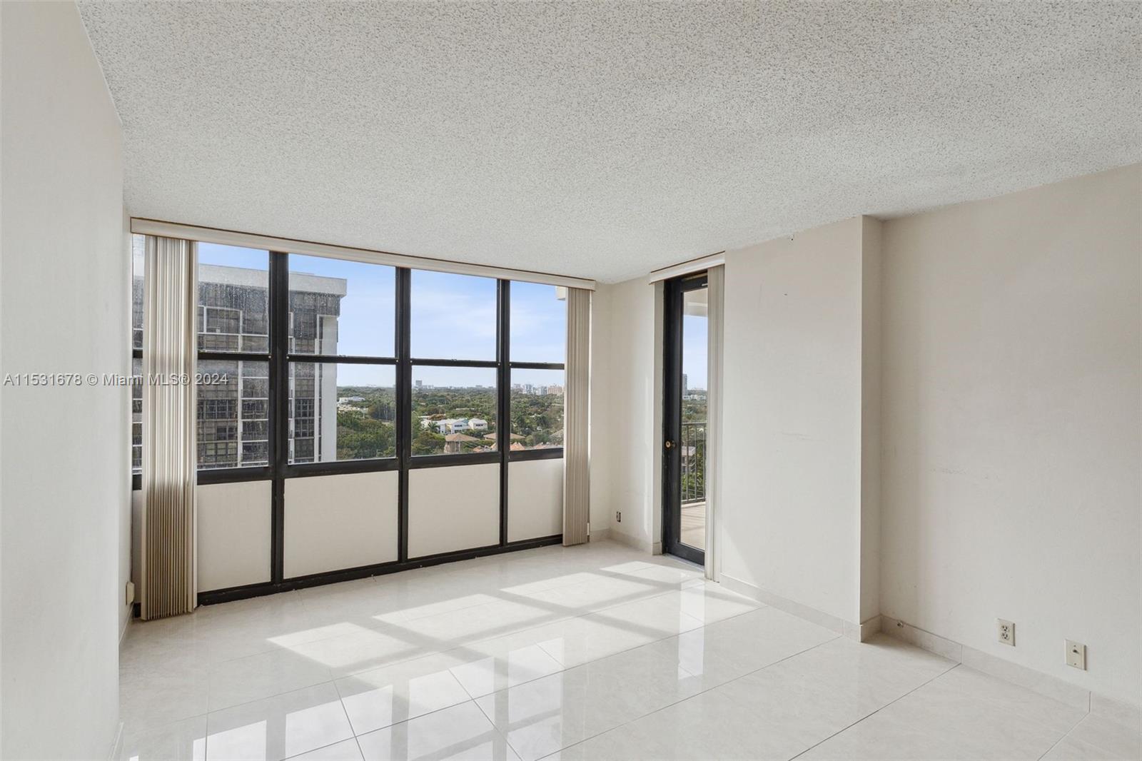 1901 Brickell Ave B1408, Miami, Florida 33129, 2 Bedrooms Bedrooms, ,2 BathroomsBathrooms,Residential,For Sale,1901 Brickell Ave B1408,A11531678