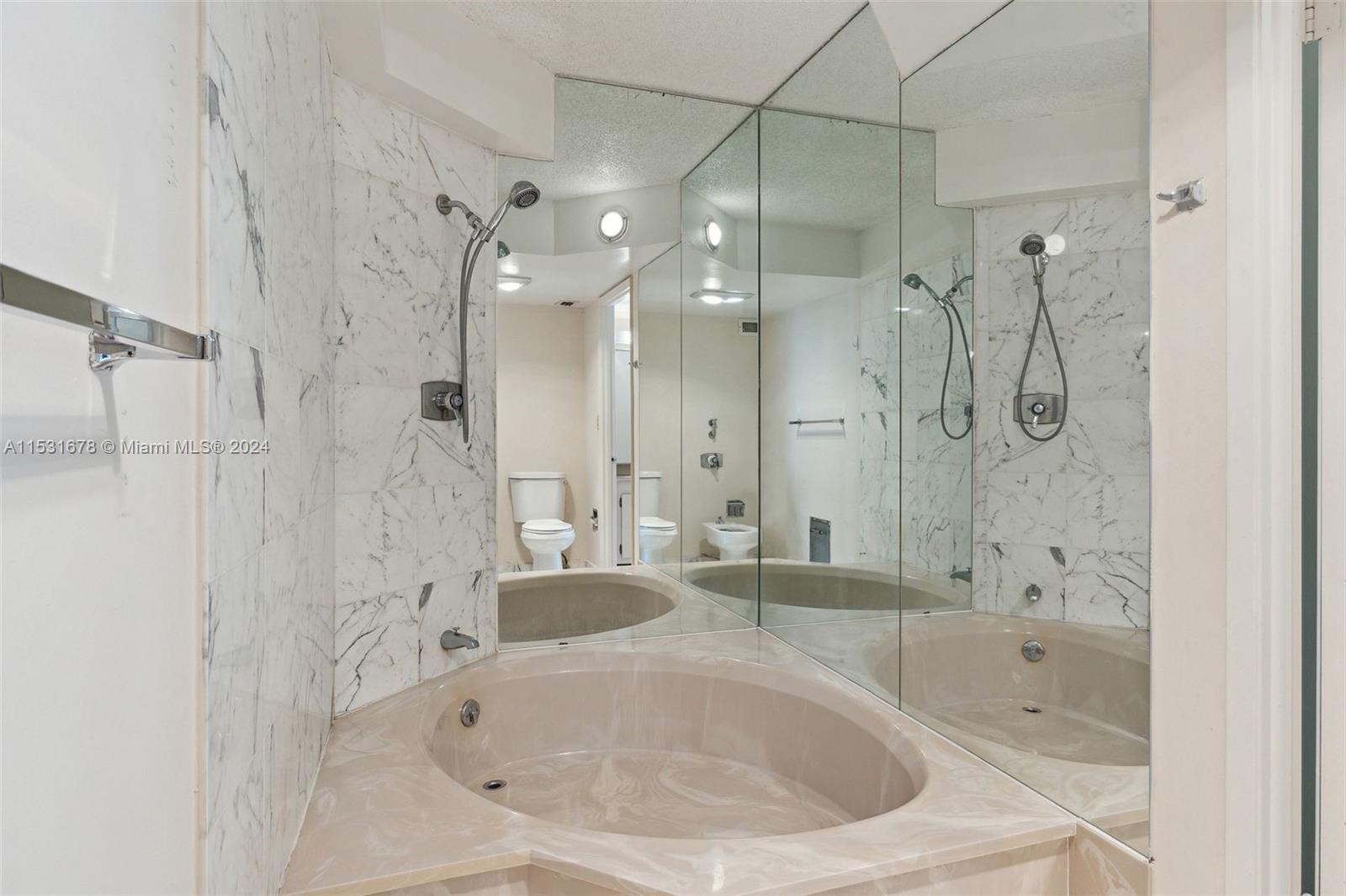 1901 Brickell Ave B1408, Miami, Florida 33129, 2 Bedrooms Bedrooms, ,2 BathroomsBathrooms,Residential,For Sale,1901 Brickell Ave B1408,A11531678