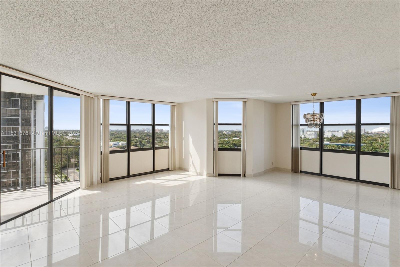 1901 Brickell Ave B1408, Miami, Florida 33129, 2 Bedrooms Bedrooms, ,2 BathroomsBathrooms,Residential,For Sale,1901 Brickell Ave B1408,A11531678