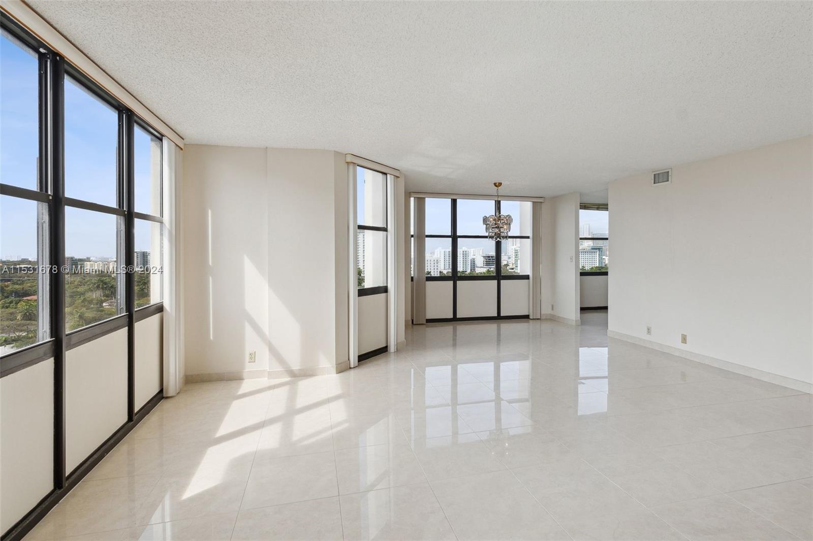 1901 Brickell Ave B1408, Miami, Florida 33129, 2 Bedrooms Bedrooms, ,2 BathroomsBathrooms,Residential,For Sale,1901 Brickell Ave B1408,A11531678