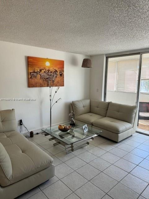 5055 NW 7th St 212, Miami, Florida 33126, 2 Bedrooms Bedrooms, ,2 BathroomsBathrooms,Residential,For Sale,5055 NW 7th St 212,A11529272