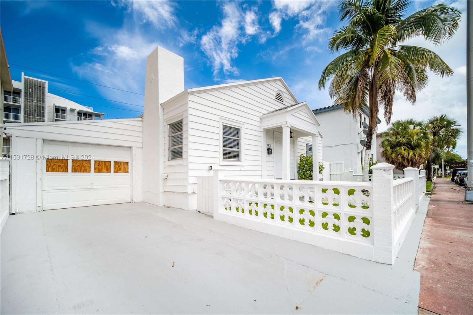 7835 Harding Ave, Miami Beach, Florida 33141, ,Residentialincome,For Sale,7835 Harding Ave,A11531728