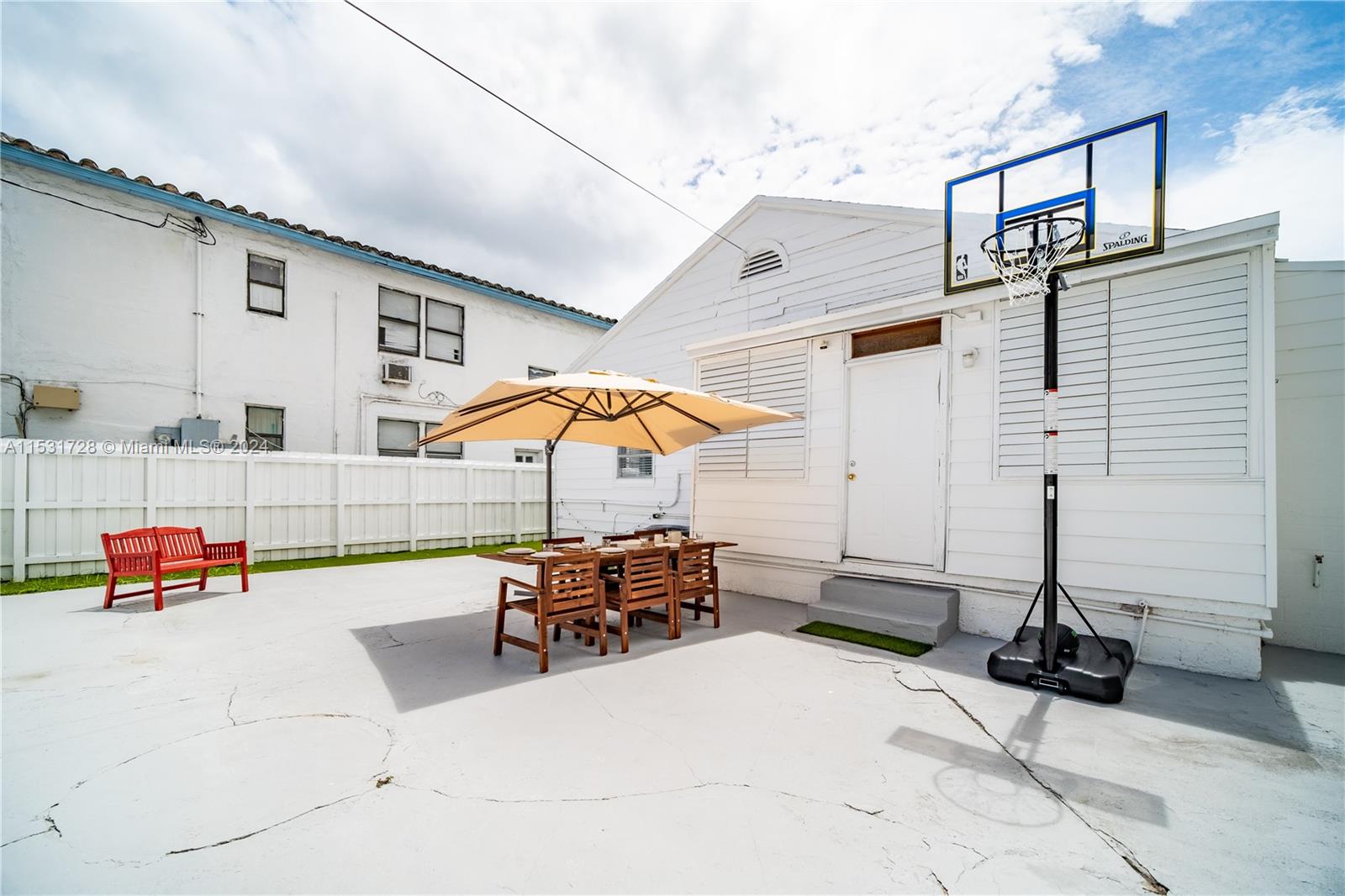 7835 Harding Ave, Miami Beach, Florida 33141, ,Residentialincome,For Sale,7835 Harding Ave,A11531728