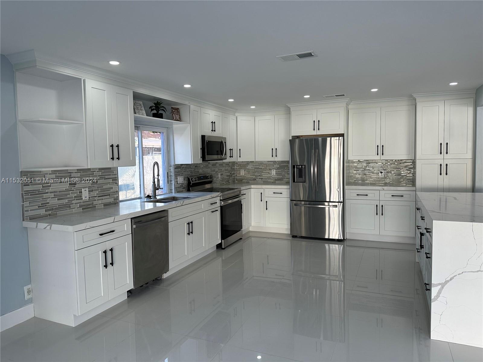7960 NW 4th Pl, Plantation, Florida 33324, 4 Bedrooms Bedrooms, ,3 BathroomsBathrooms,Residentiallease,For Rent,7960 NW 4th Pl,A11532051