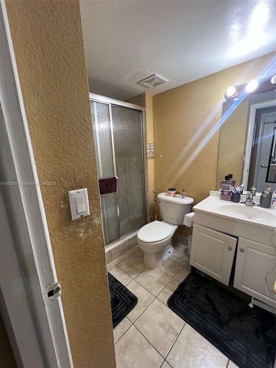 4235 N University Dr 314, Sunrise, Florida 33351, 2 Bedrooms Bedrooms, ,2 BathroomsBathrooms,Residential,For Sale,4235 N University Dr 314,A11532042