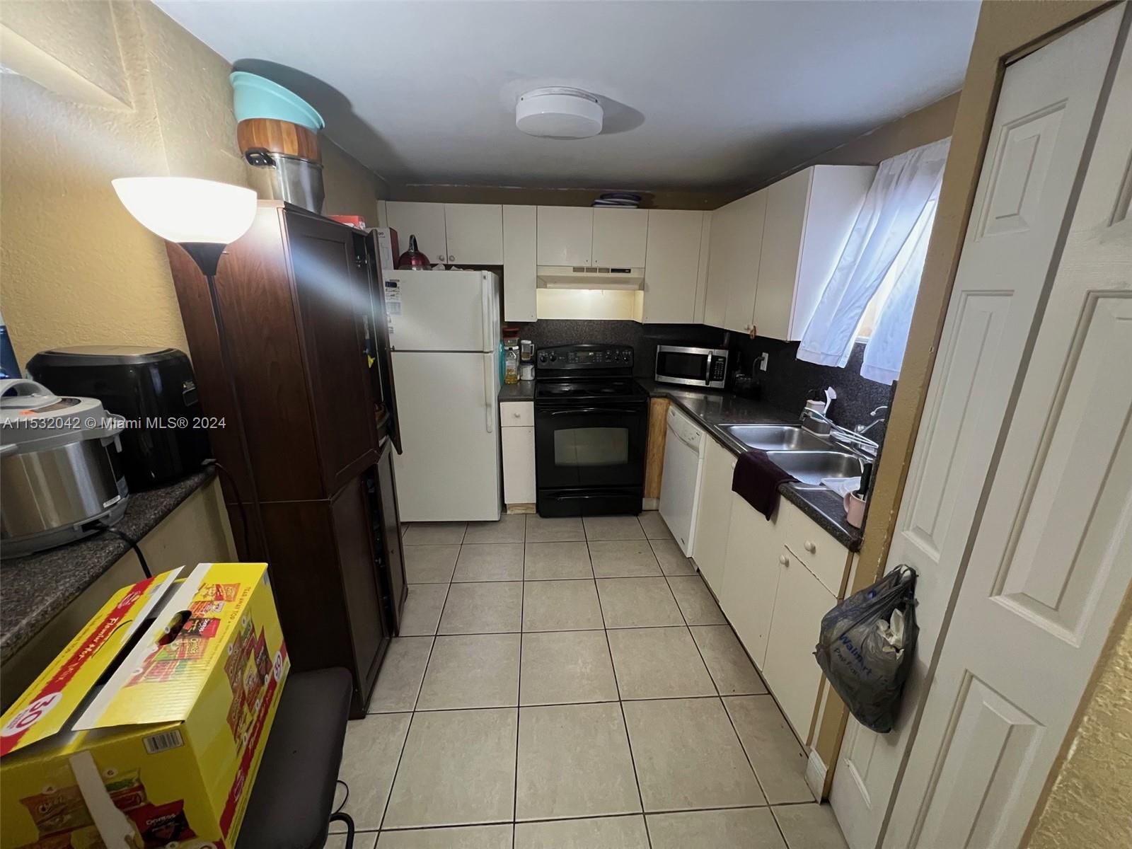 4235 N University Dr 314, Sunrise, Florida 33351, 2 Bedrooms Bedrooms, ,2 BathroomsBathrooms,Residential,For Sale,4235 N University Dr 314,A11532042