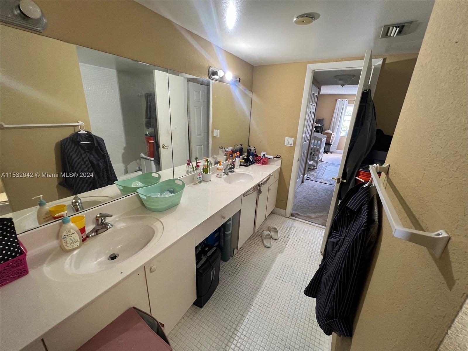 4235 N University Dr 314, Sunrise, Florida 33351, 2 Bedrooms Bedrooms, ,2 BathroomsBathrooms,Residential,For Sale,4235 N University Dr 314,A11532042