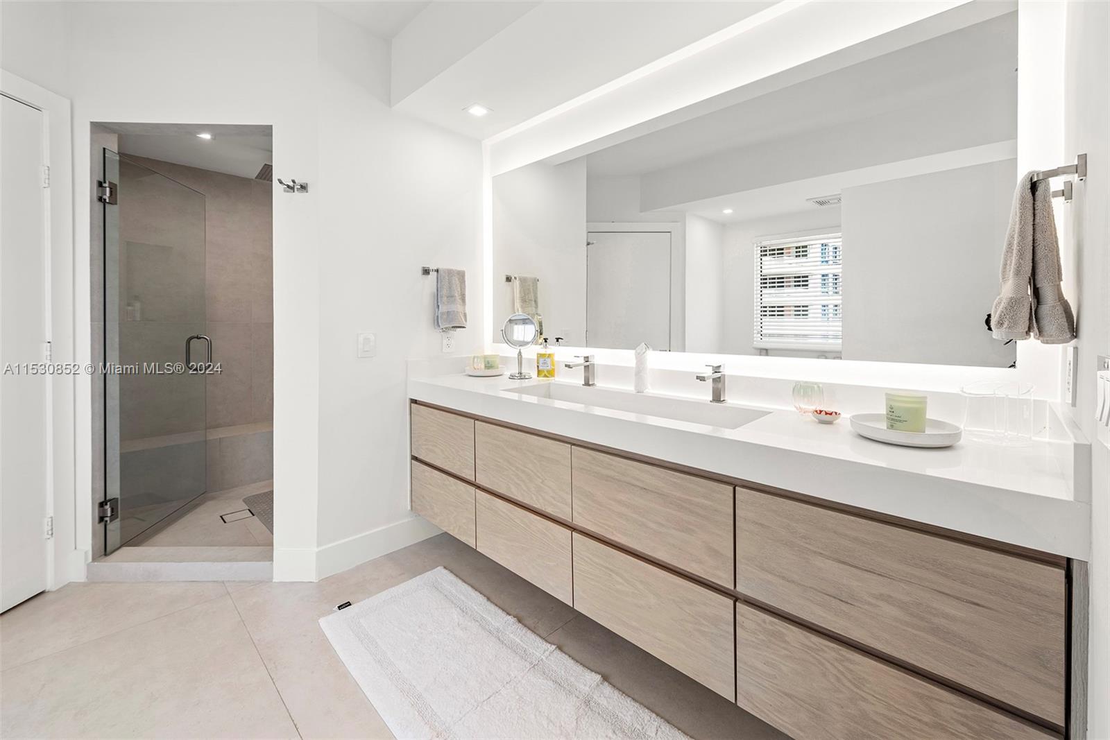 791 Crandon Blvd 901, Key Biscayne, Florida 33149, 3 Bedrooms Bedrooms, ,3 BathroomsBathrooms,Residentiallease,For Rent,791 Crandon Blvd 901,A11530852