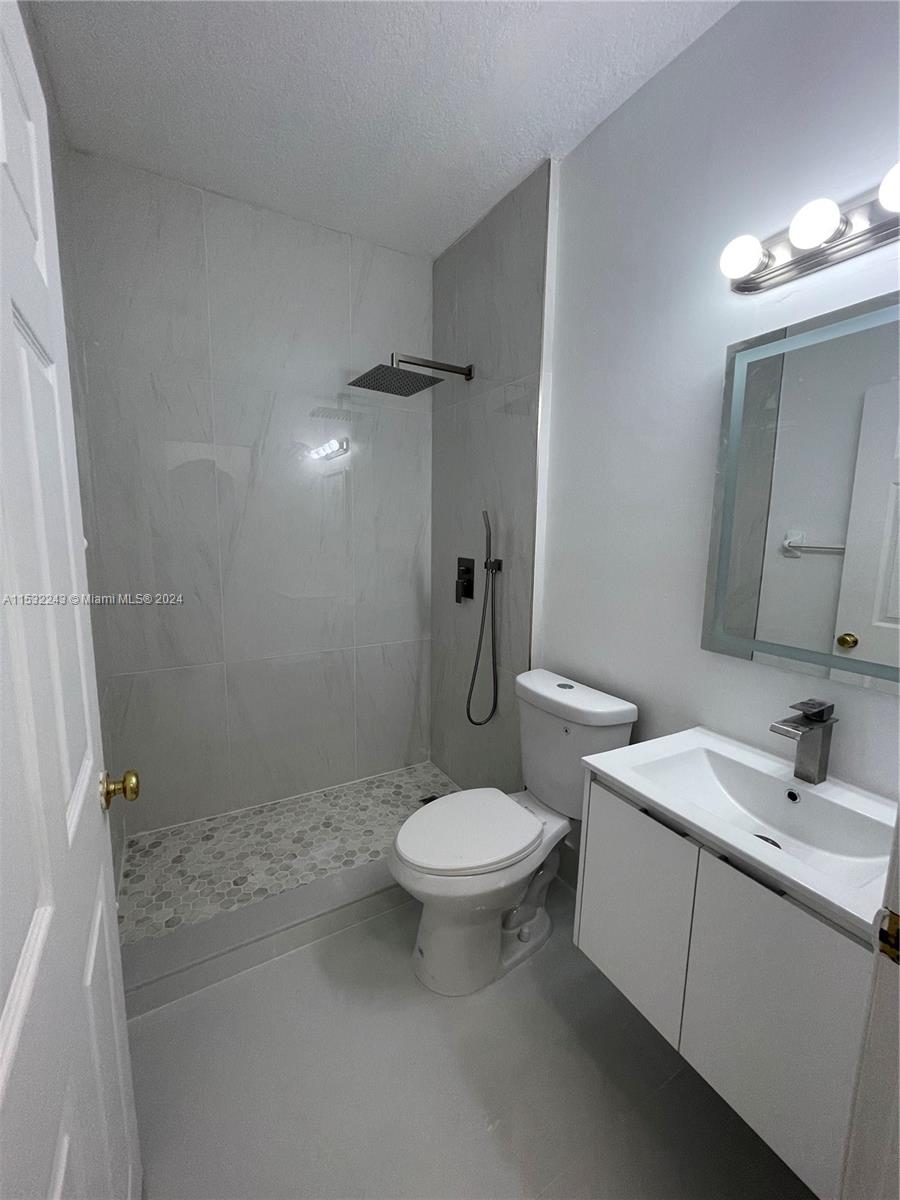 5670 NW 116th Ave 104, Doral, Florida 33178, 2 Bedrooms Bedrooms, ,2 BathroomsBathrooms,Residentiallease,For Rent,5670 NW 116th Ave 104,A11532243