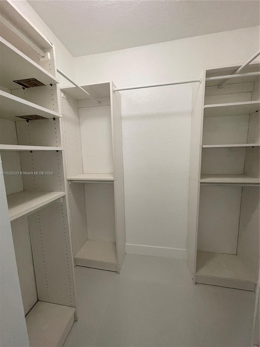 5670 NW 116th Ave 104, Doral, Florida 33178, 2 Bedrooms Bedrooms, ,2 BathroomsBathrooms,Residentiallease,For Rent,5670 NW 116th Ave 104,A11532243