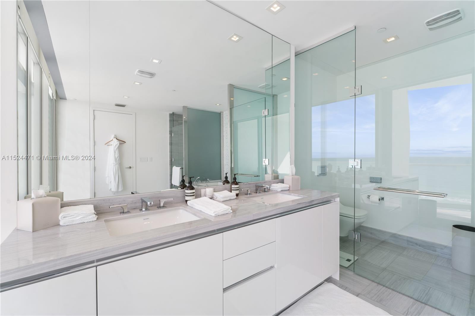 16901 Collins Ave 805, Sunny Isles Beach, Florida 33160, 4 Bedrooms Bedrooms, ,5 BathroomsBathrooms,Residentiallease,For Rent,16901 Collins Ave 805,A11524471