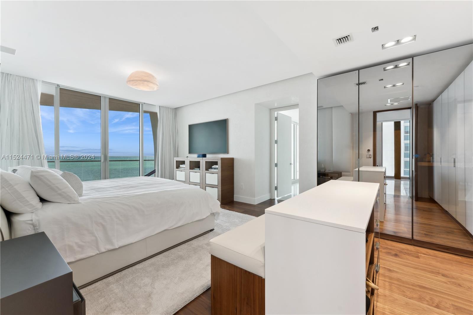 16901 Collins Ave 805, Sunny Isles Beach, Florida 33160, 4 Bedrooms Bedrooms, ,5 BathroomsBathrooms,Residentiallease,For Rent,16901 Collins Ave 805,A11524471
