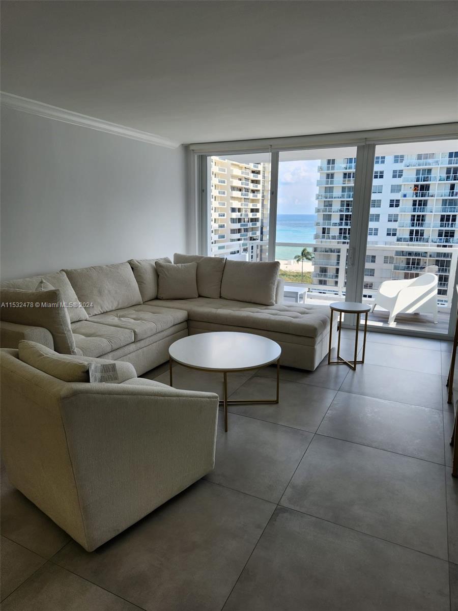 5700 Collins Ave 11D, Miami Beach, Florida 33140, 2 Bedrooms Bedrooms, ,2 BathroomsBathrooms,Residentiallease,For Rent,5700 Collins Ave 11D,A11532478