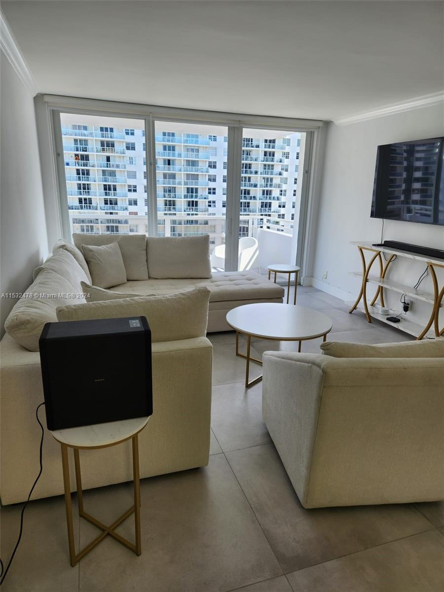 5700 Collins Ave 11D, Miami Beach, Florida 33140, 2 Bedrooms Bedrooms, ,2 BathroomsBathrooms,Residentiallease,For Rent,5700 Collins Ave 11D,A11532478