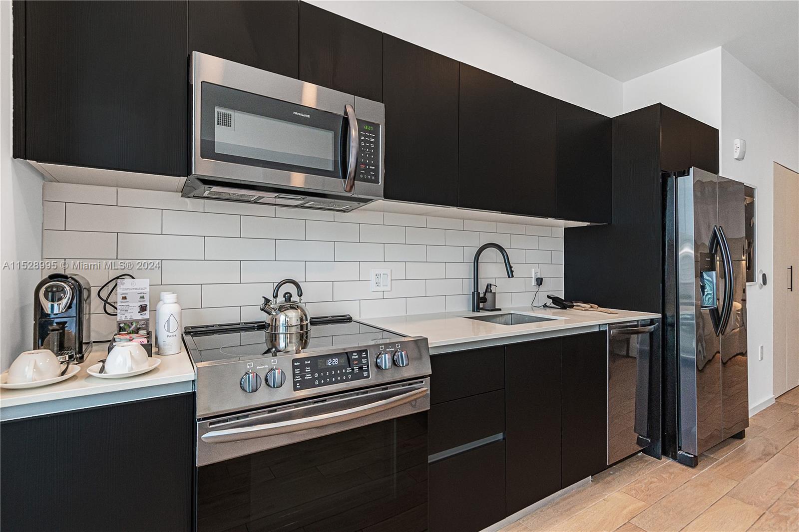 398 NE 5th St 2004, Miami, Florida 33132, 1 Room Rooms,1 BathroomBathrooms,Residential,For Sale,398 NE 5th St 2004,A11528995