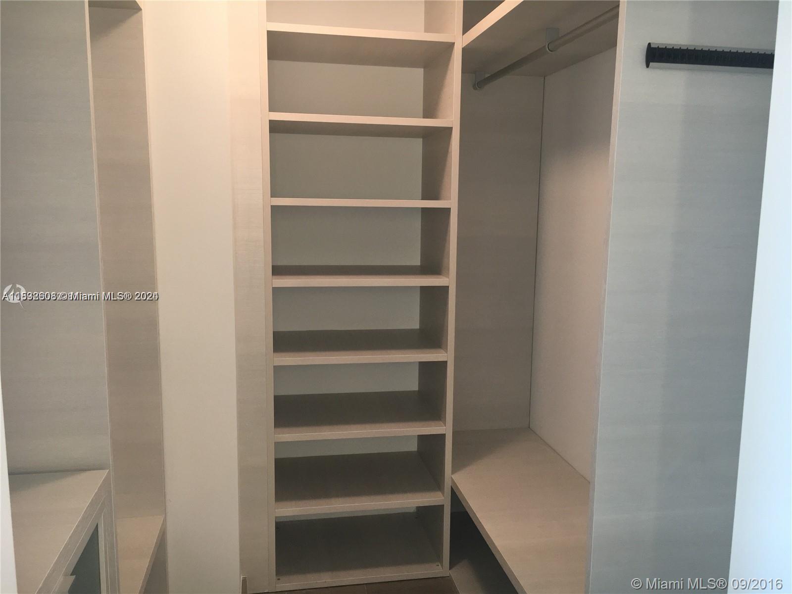 68 SE 6th St 3510, Miami, Florida 33131, 2 Bedrooms Bedrooms, ,2 BathroomsBathrooms,Residential,For Sale,68 SE 6th St 3510,A11532608
