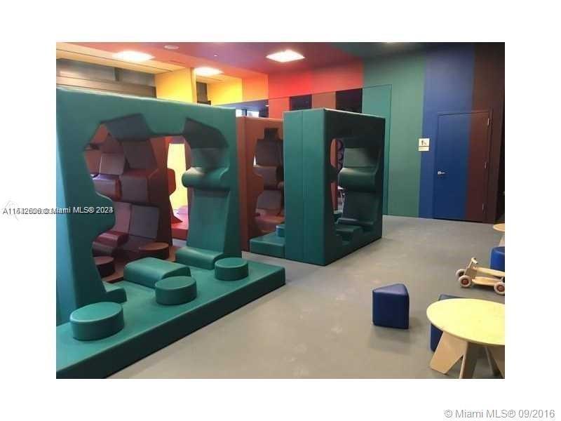 68 SE 6th St 3510, Miami, Florida 33131, 2 Bedrooms Bedrooms, ,2 BathroomsBathrooms,Residential,For Sale,68 SE 6th St 3510,A11532608