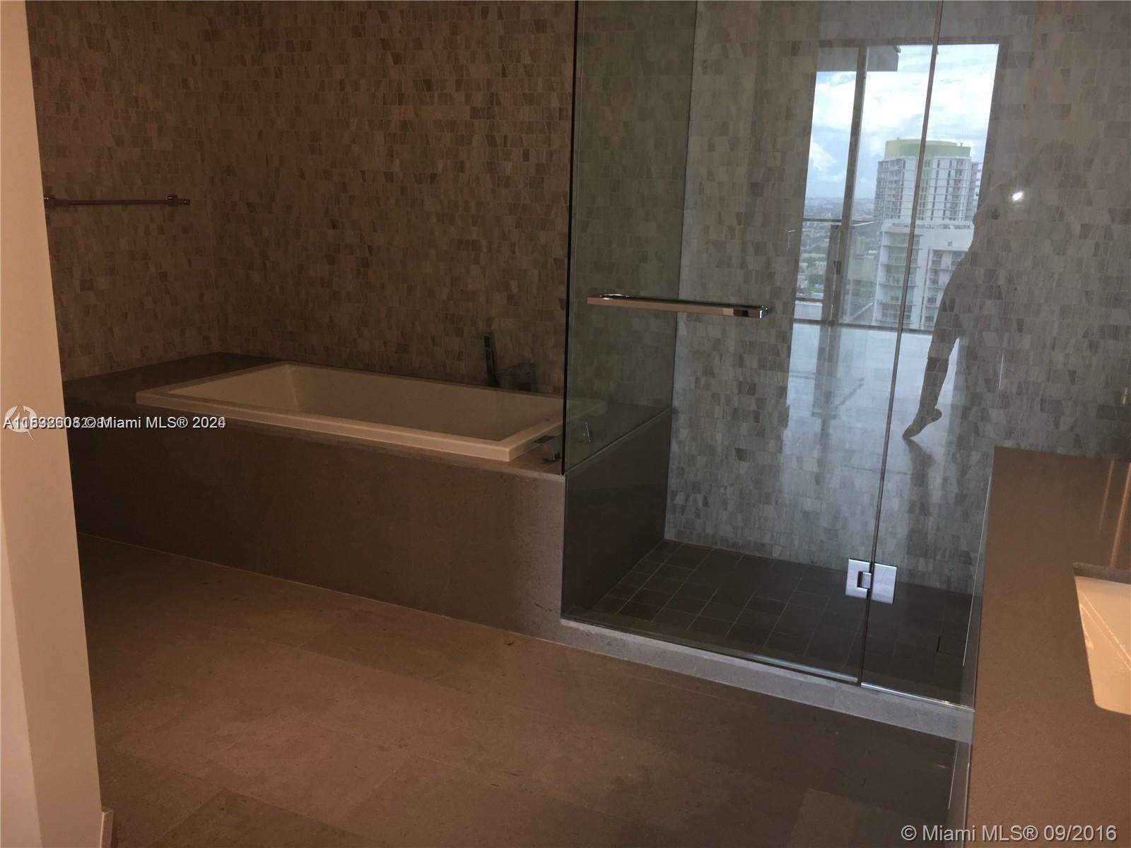 68 SE 6th St 3510, Miami, Florida 33131, 2 Bedrooms Bedrooms, ,2 BathroomsBathrooms,Residential,For Sale,68 SE 6th St 3510,A11532608