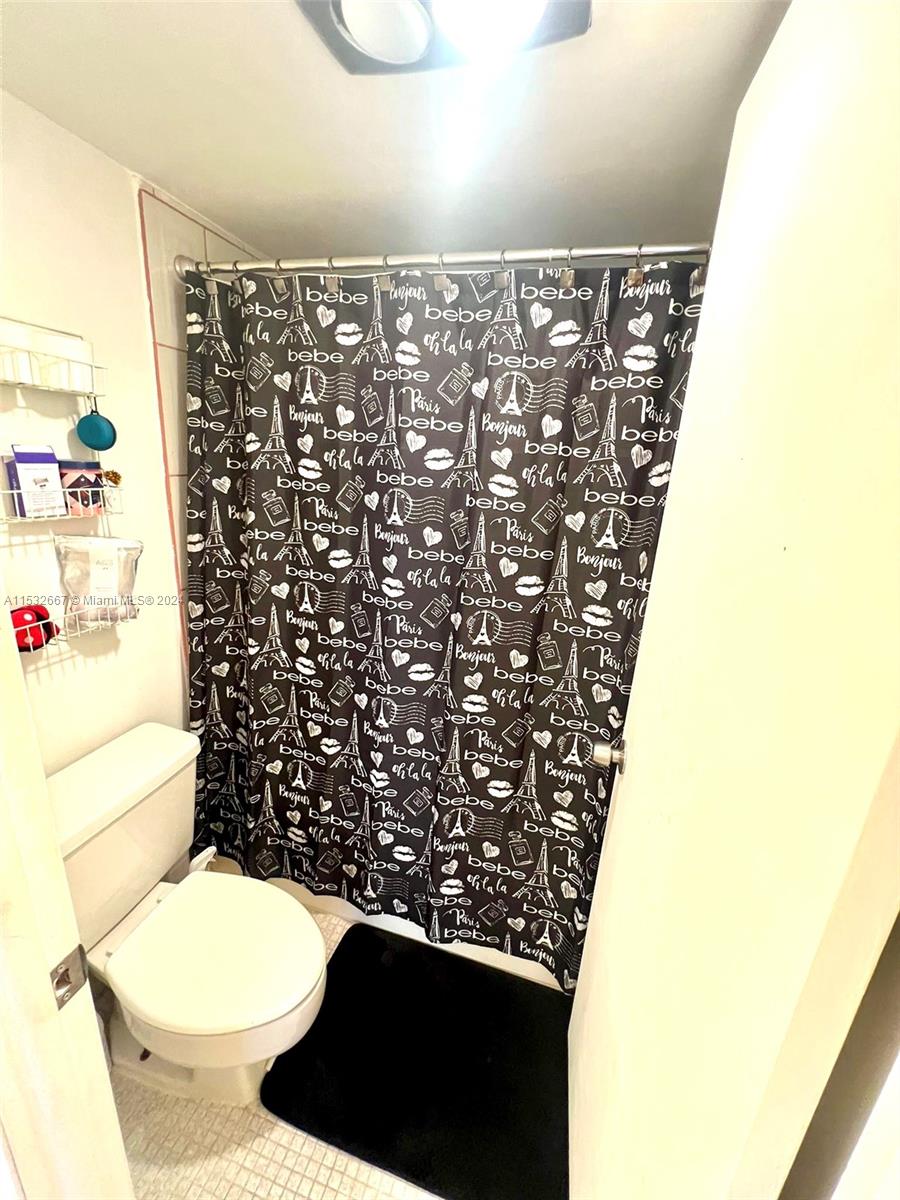 1200 NE Miami Gardens Dr 410W, Miami, Florida 33179, 1 Bedroom Bedrooms, ,2 BathroomsBathrooms,Residential,For Sale,1200 NE Miami Gardens Dr 410W,A11532667