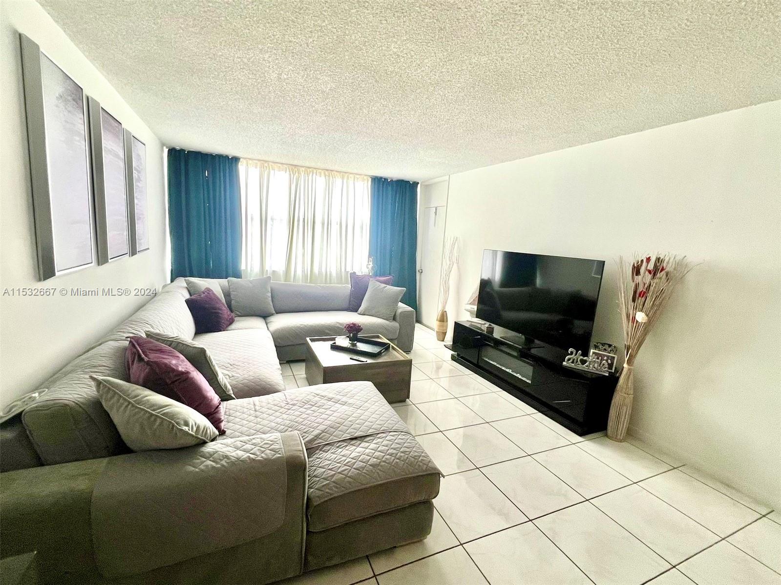 1200 NE Miami Gardens Dr 410W, Miami, Florida 33179, 1 Bedroom Bedrooms, ,2 BathroomsBathrooms,Residential,For Sale,1200 NE Miami Gardens Dr 410W,A11532667